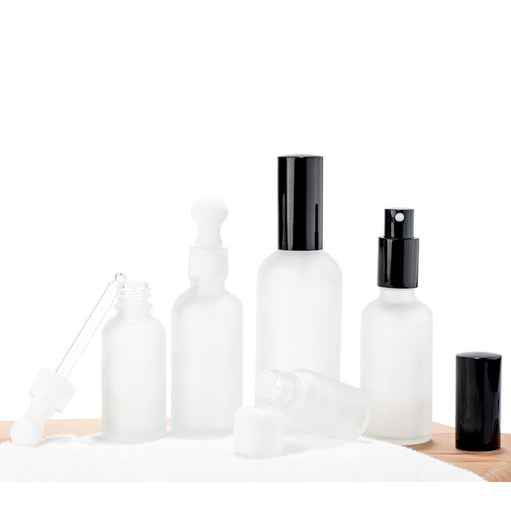 Misting Bottle Fine - 2個セット 100ml フロストガラススプレーボトル プレミアム無毒 詰め替え可能 ミニトラベルボトルセット